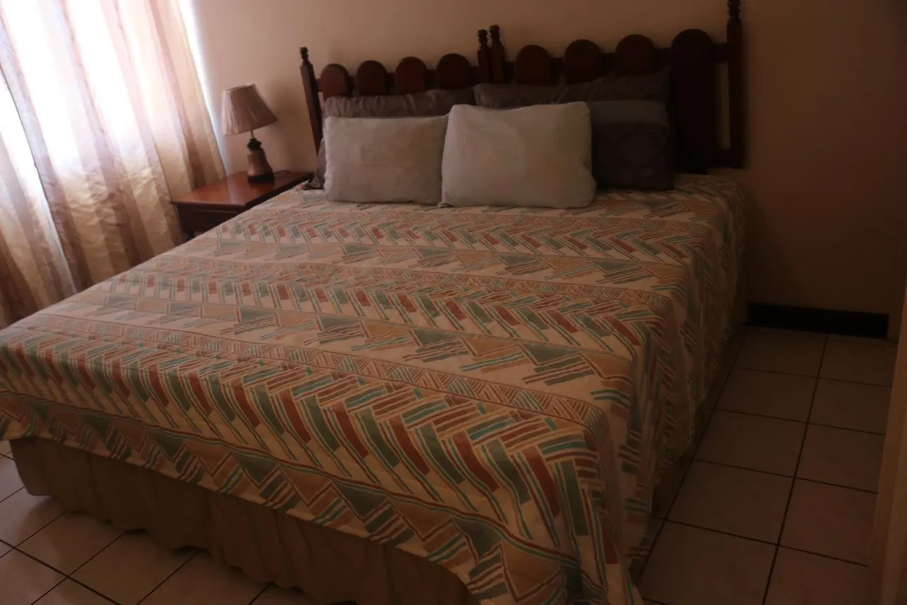 Oyster Shell Beach Suite @ Turtle Towers 奥乔里奥斯 牙买加