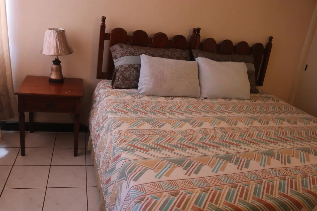 Apartment Oyster Shell Beach Suite @ Turtle Towers Ocho Rios Jamaica