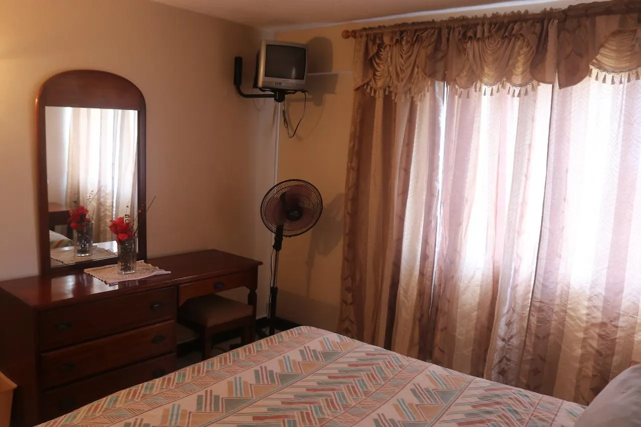 Apartment Oyster Shell Beach Suite @ Turtle Towers Ocho Rios